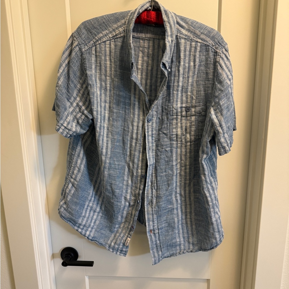 Weatherproof Blue and White Casual Button Down Shirt